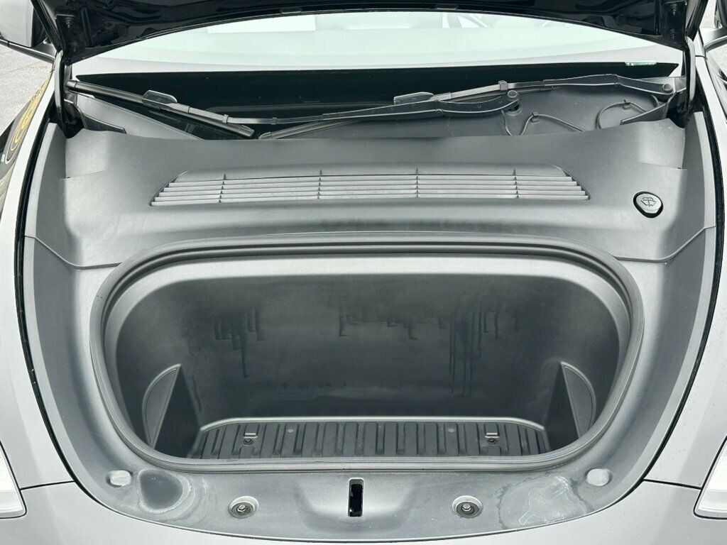 2021 Tesla Model Y Long Range AWD - 23058376 - 38