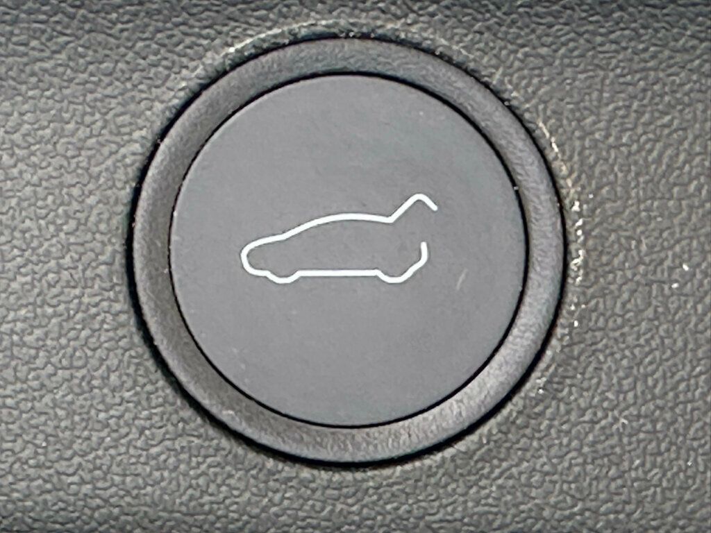 2021 Tesla Model Y Long Range AWD - 23058376 - 40