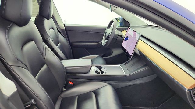 2021 Tesla Model Y Long Range AWD w/ 20'' Induction Wheels & Acceleration Boost - 23000096 - 28