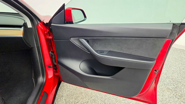 2021 Tesla Model Y Long Range AWD w/ 20'' Wheels, 15'' Touchscreen & Panoramic Roof - 22997422 - 28