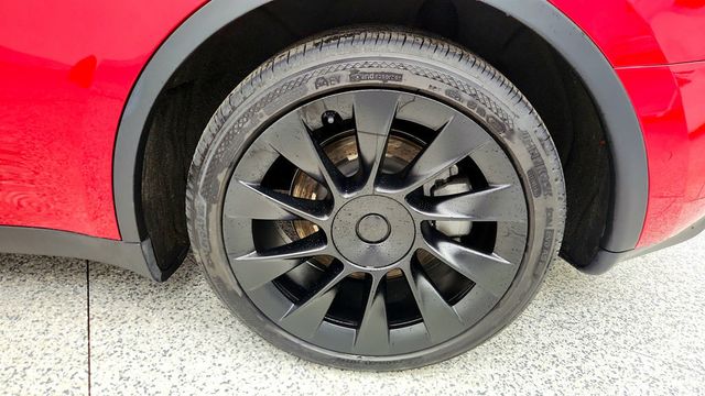 2021 Tesla Model Y Long Range AWD w/ 20'' Wheels, 15'' Touchscreen & Panoramic Roof - 22997422 - 8