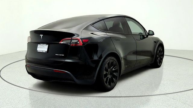 2021 Tesla Model Y Long Range AWD w/ 7-Seat Interior, Accel Boost & 20'' Wheels - 23063227 - 4