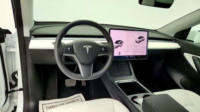 2021 Tesla Model Y Long Range AWD w/ 7 Seat White & Black Premium Interior - 23003593 - 11