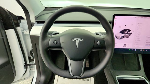 2021 Tesla Model Y Long Range AWD w/ 7 Seat White & Black Premium Interior - 23003593 - 12