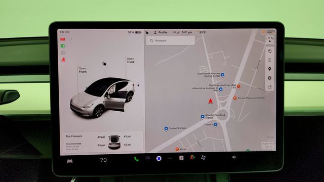 2021 Tesla Model Y Long Range AWD w/ 7 Seat White & Black Premium Interior - 23003593 - 22