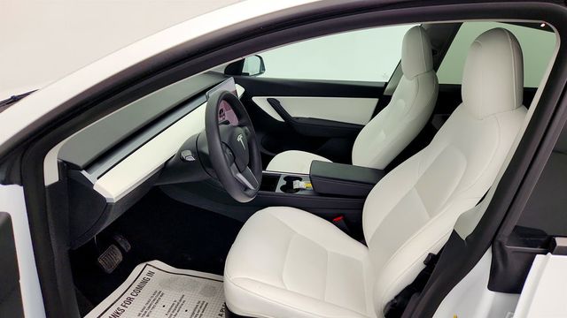 2021 Tesla Model Y Long Range AWD w/ 7 Seat White & Black Premium Interior - 23003593 - 24