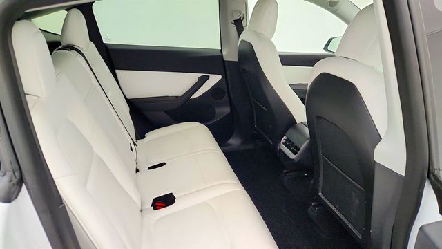 2021 Tesla Model Y Long Range AWD w/ 7 Seat White & Black Premium Interior - 23003593 - 28