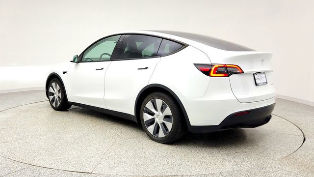 2021 Tesla Model Y Long Range AWD w/ 7 Seat White & Black Premium Interior - 23003593 - 6