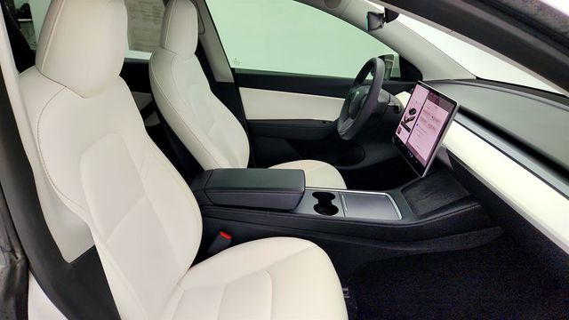 2021 Tesla Model Y Long Range AWD w/ Acceleration Boost - 23054139 - 28