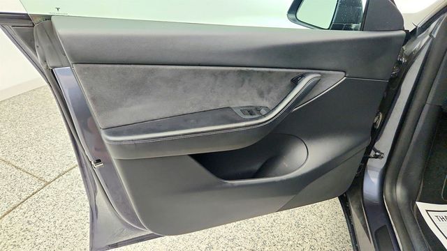 2021 Tesla Model Y Long Range AWD w/ Acceleration Boost - 23056231 - 10