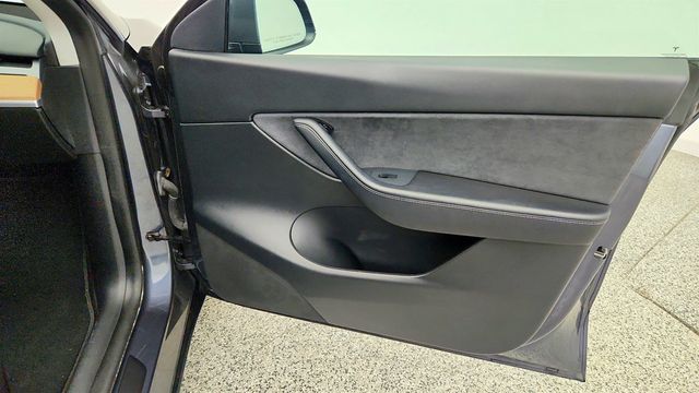 2021 Tesla Model Y Long Range AWD w/ Acceleration Boost - 23056231 - 30