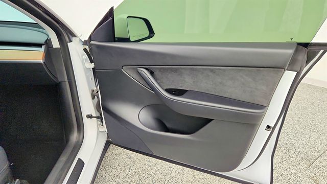 2021 Tesla Model Y Long Range AWD w/ Acceleration Boost & Aerodynamic Wheel Pkg - 23041499 - 30