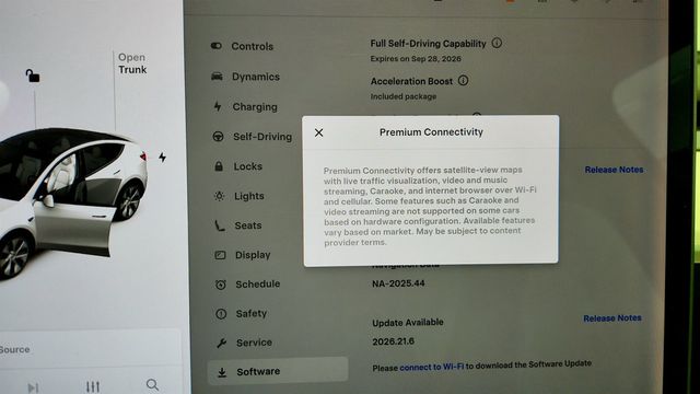 2021 Tesla Model Y Long Range AWD w/ Acceleration Boost & Premium Interior - 23076114 - 17