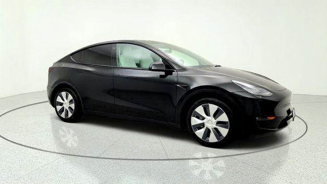 2021 Tesla Model Y Long Range AWD w/ White/Black 7-Seat Interior - 23061679 - 2