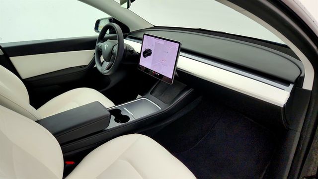 2021 Tesla Model Y Long Range AWD w/ White/Black 7-Seat Interior - 23061679 - 30