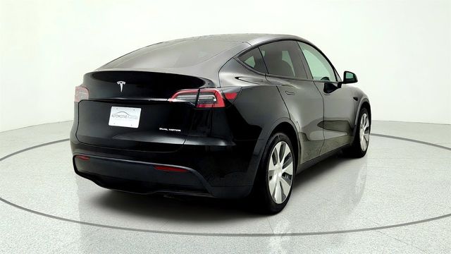 2021 Tesla Model Y Long Range AWD w/ White/Black 7-Seat Interior - 23061679 - 4