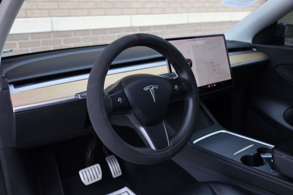 Tesla Model Y photo 16