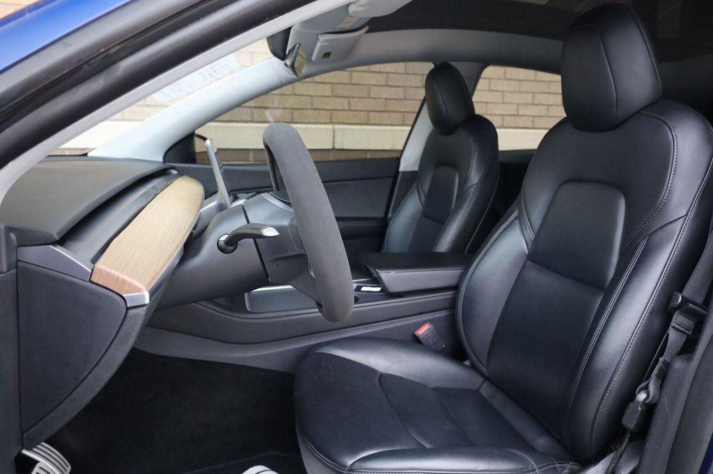 Tesla Model Y photo 18