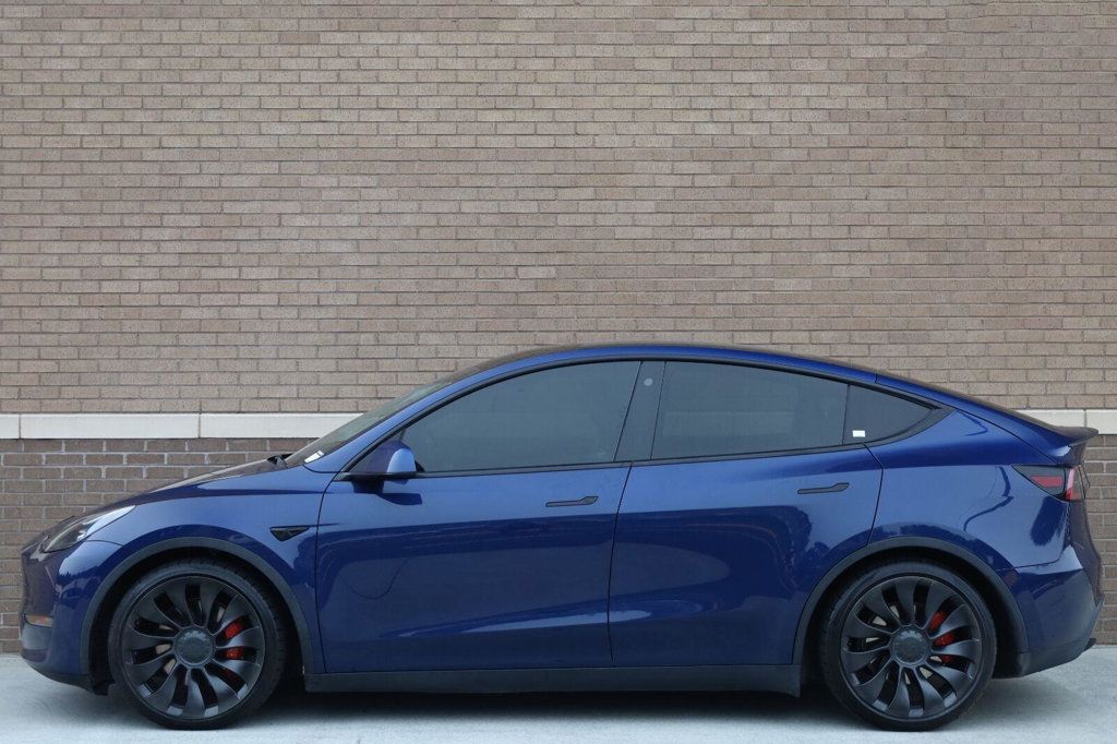 Tesla Model Y photo 2