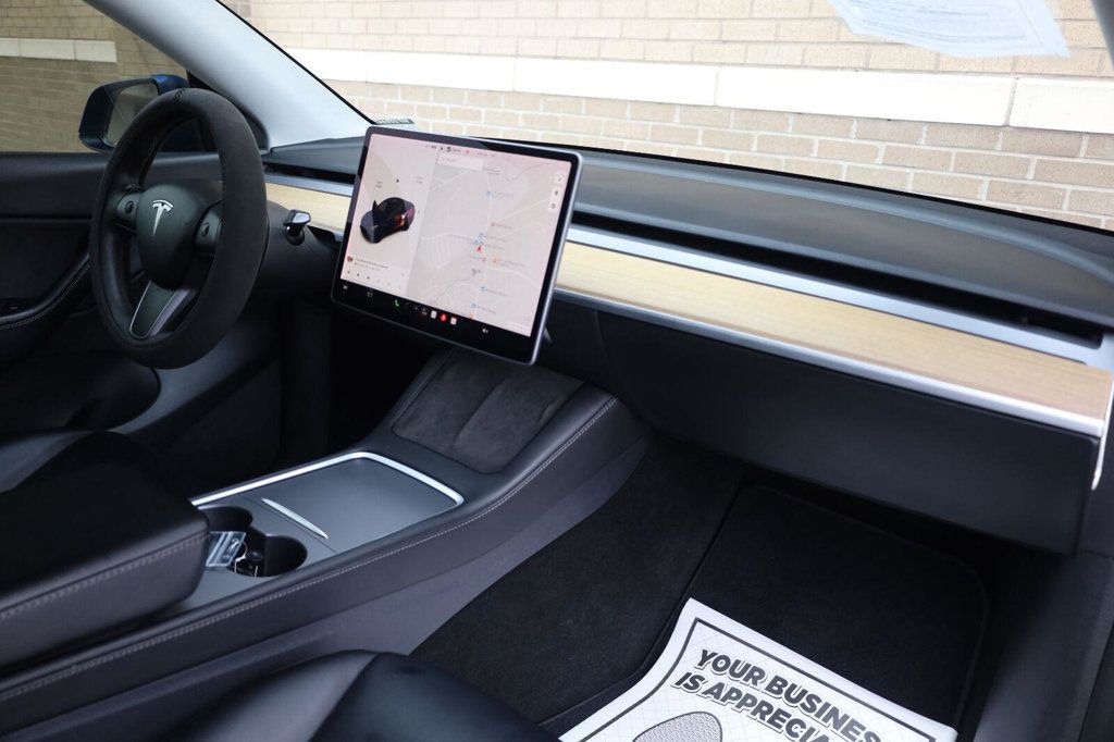 Tesla Model Y photo 28