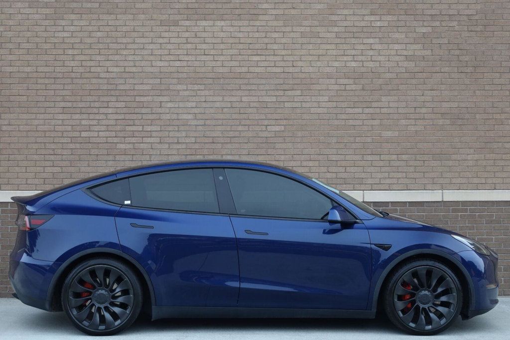 Tesla Model Y photo 3