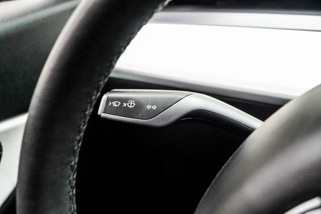 2021 Tesla Model Y Performance AWD - 22956649 - 31