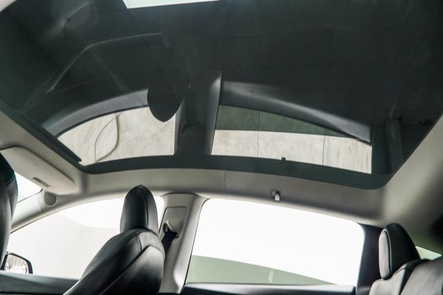 2021 Tesla Model Y Performance AWD - 22984484 - 31