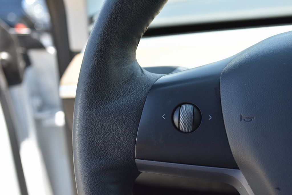 2021 Tesla Model Y Performance photo 24