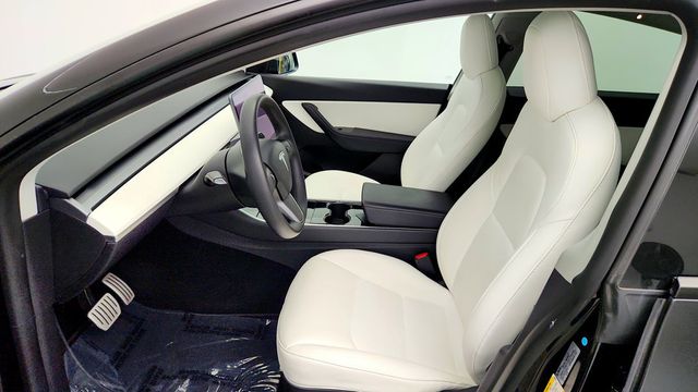 2021 Tesla Model Y Performance AWD w/ White & Black Premium Interior - 23091447 - 22