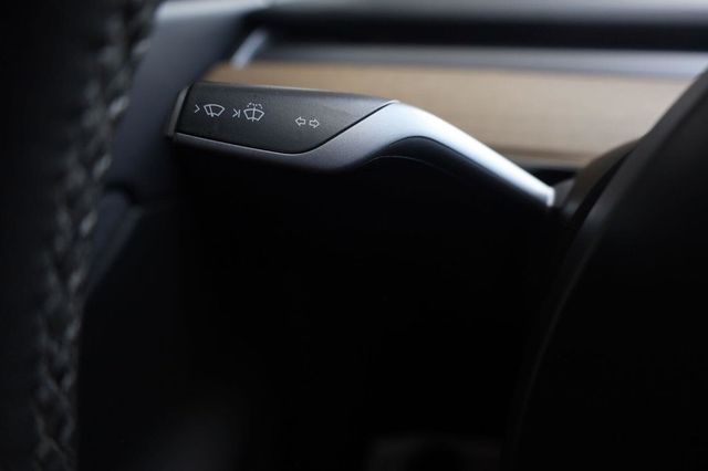 2021 Tesla Model Y Standard Range - 23076108 - 33