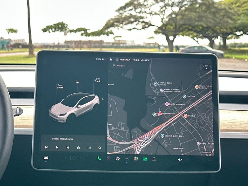 2021 Tesla Model Y Standard Range RWD - 22984249 - 14