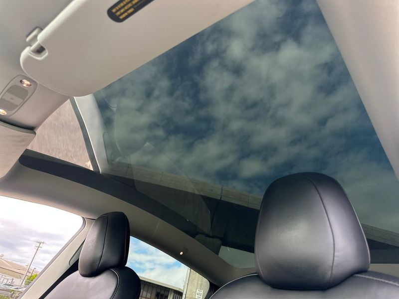 2021 Tesla Model Y Standard Range RWD - 22984249 - 18