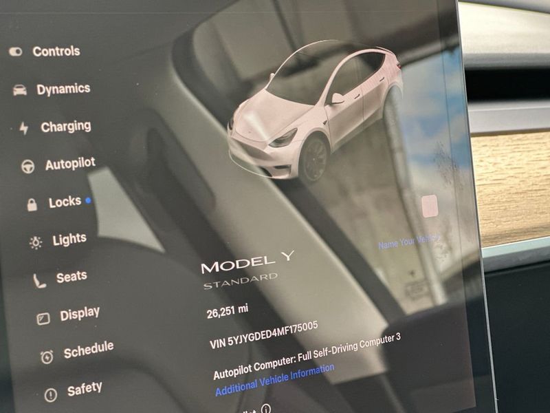 2021 Tesla Model Y Standard Range RWD - 22984249 - 21