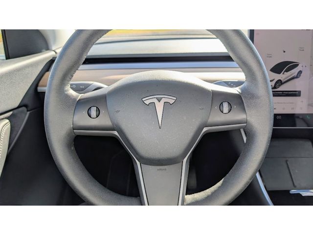 2021 Tesla Model Y Standard Range RWD - 22934567 - 18
