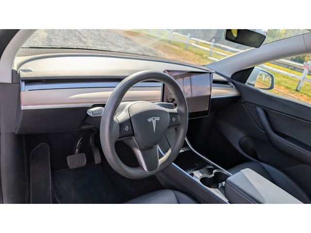 2021 Tesla Model Y Standard Range RWD - 22995431 - 17