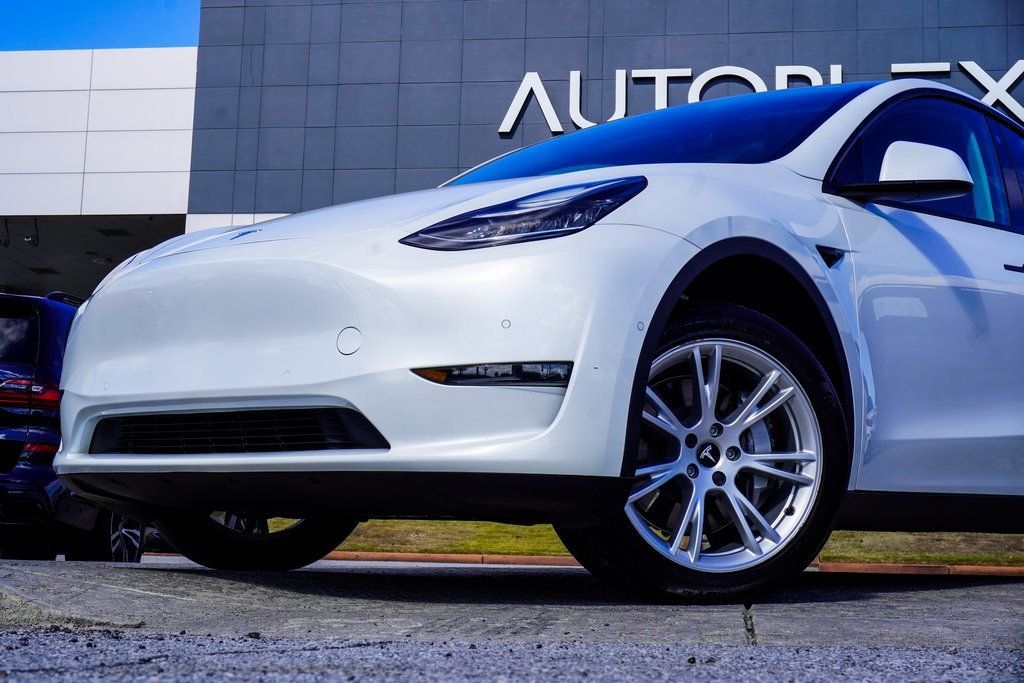 2021 Tesla Model Y Standard Range photo 2