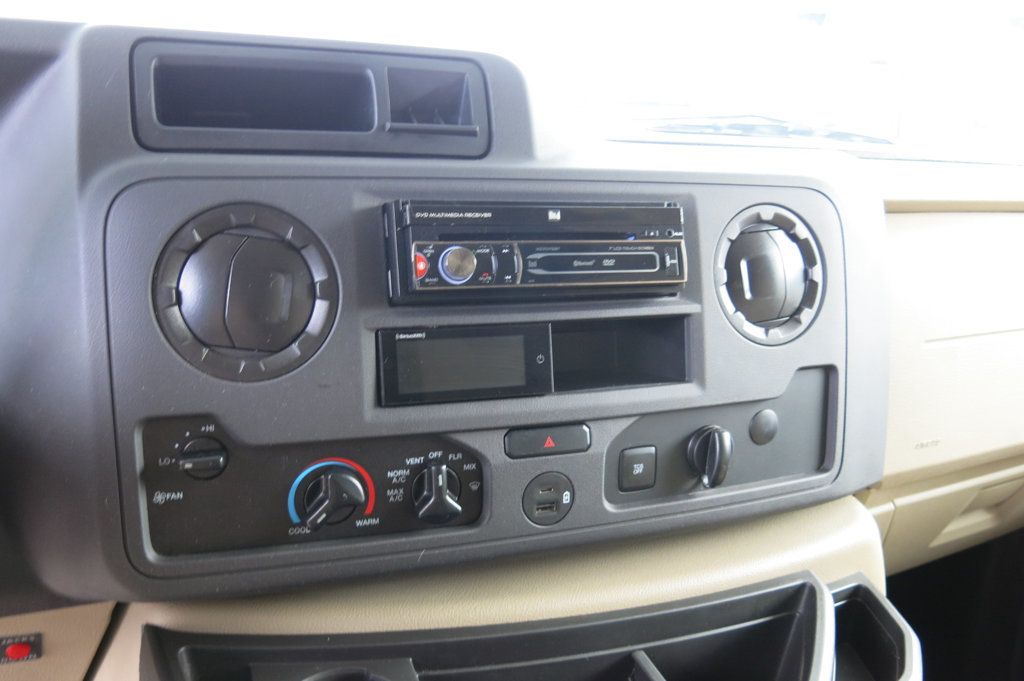 2021 Ford E-450 photo 18