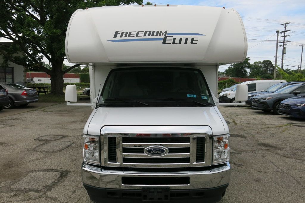 2021 Ford E-450 photo 7