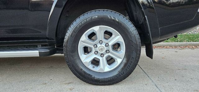 2021 Toyota 4Runner 1 Owner PREMIUM 4x4 Rare Color Combo 615-300-6004 - 22946187 - 35