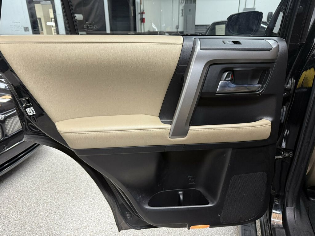 2021 Toyota 4Runner Convenience Pkg/Lane Departure Warning/4x4/AppleCarplay/Rear Cam - 23085580 - 20