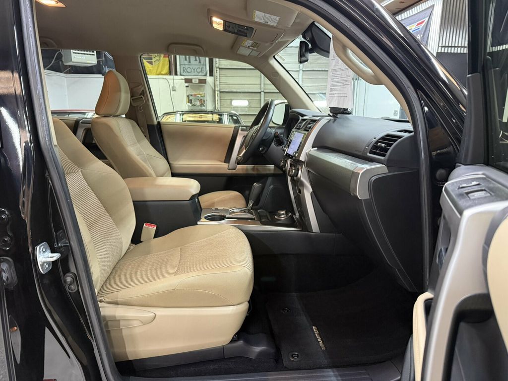2021 Toyota 4Runner Convenience Pkg/Lane Departure Warning/4x4/AppleCarplay/Rear Cam - 23085580 - 29