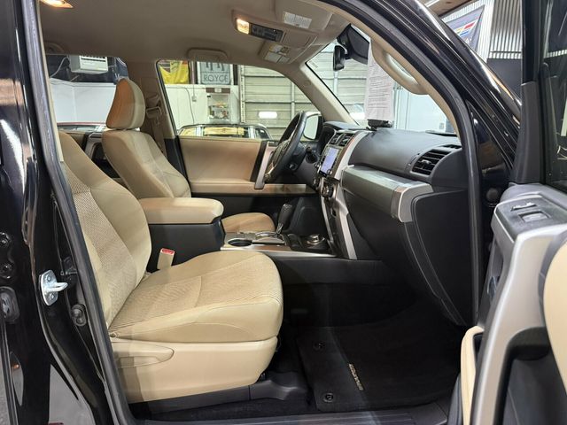 2021 Toyota 4Runner Convenience Pkg/Lane Departure Warning/4x4/AppleCarplay/Rear Cam - 23085580 - 29
