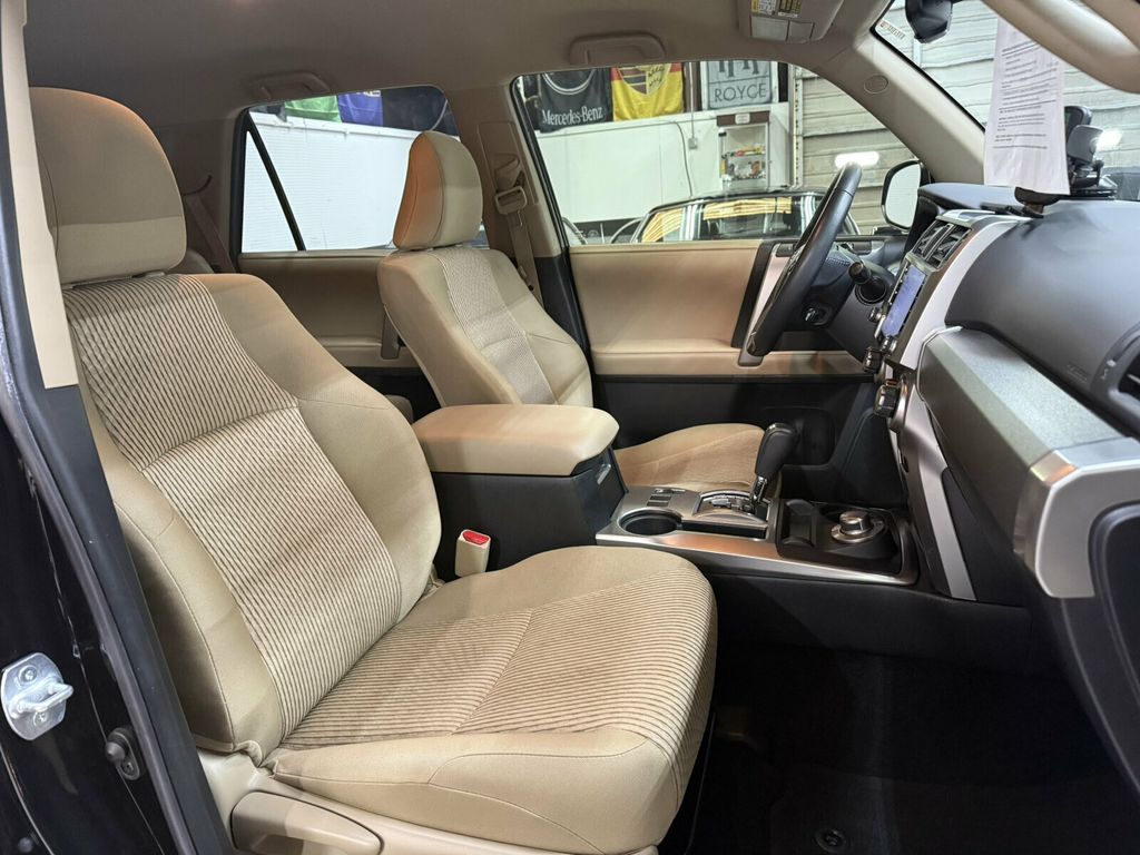 2021 Toyota 4Runner Convenience Pkg/Lane Departure Warning/4x4/AppleCarplay/Rear Cam - 23085580 - 30