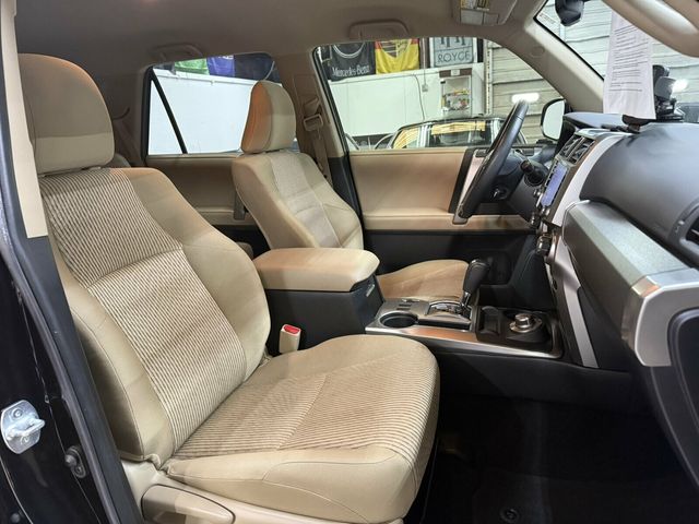2021 Toyota 4Runner Convenience Pkg/Lane Departure Warning/4x4/AppleCarplay/Rear Cam - 23085580 - 30