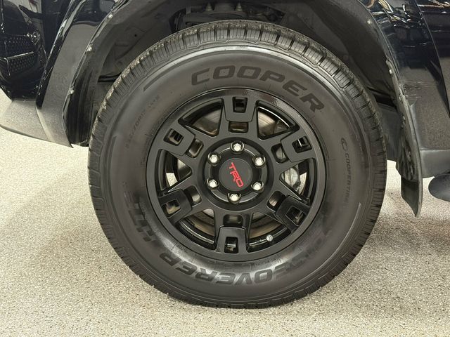 2021 Toyota 4Runner Convenience Pkg/Lane Departure Warning/4x4/AppleCarplay/Rear Cam - 23085580 - 31