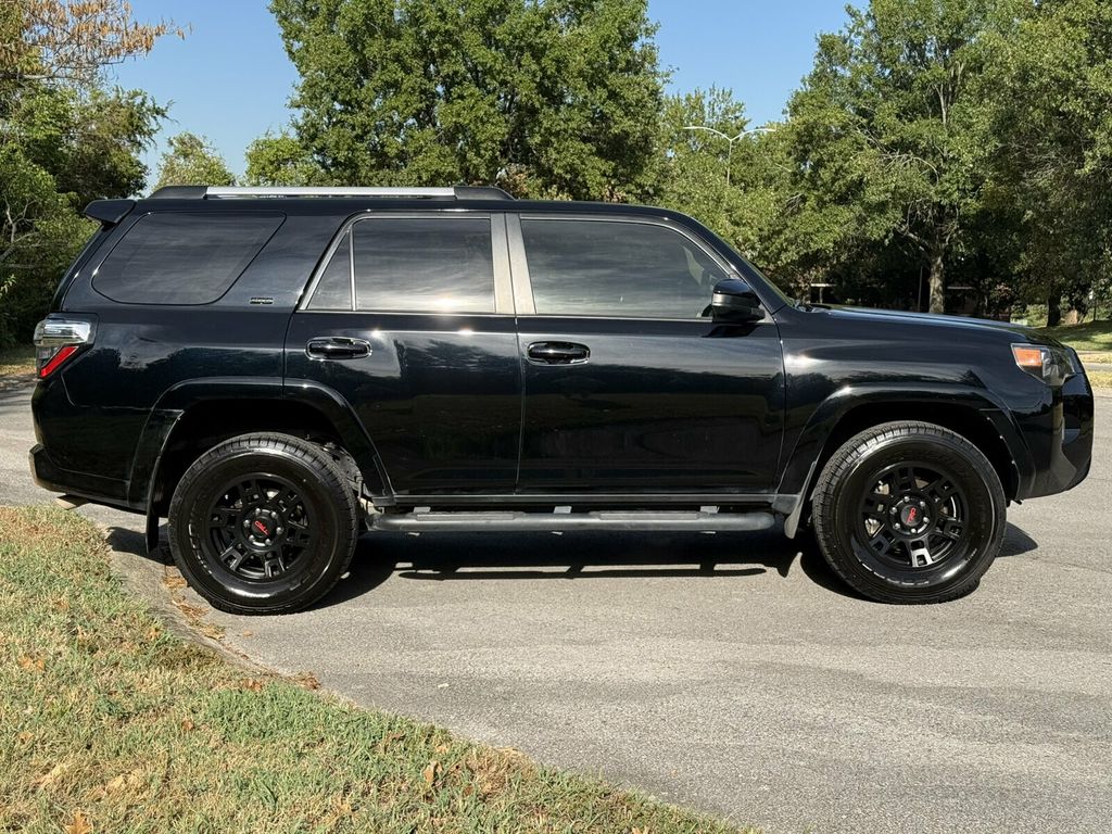 2021 Toyota 4Runner Convenience Pkg/Lane Departure Warning/4x4/AppleCarplay/Rear Cam - 23085580 - 6