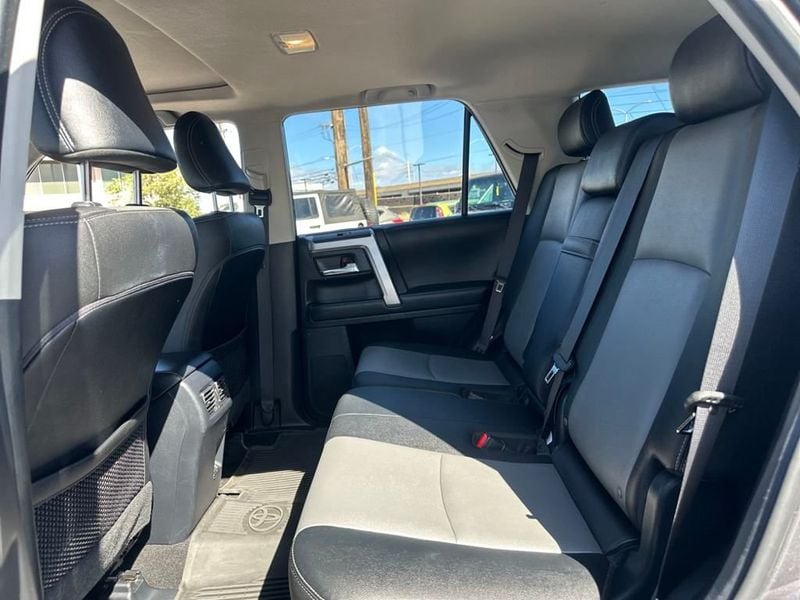 2021 Toyota 4Runner SR5 Premium 4WD photo 13
