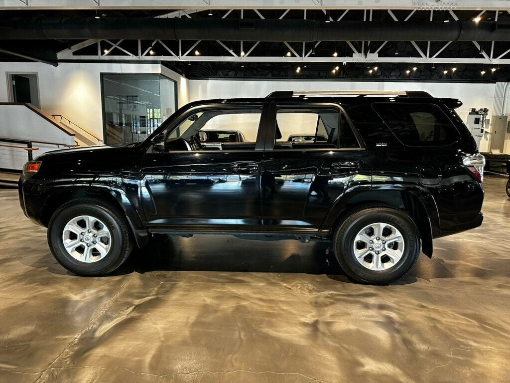 2021 Toyota 4Runner SR5/Premium/4x4/MoonRoof/HtdSeats/AdapCruise/AppleCarplay/NAV - 22634472 - 1