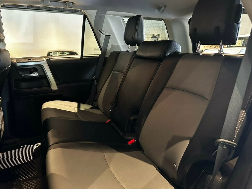 2021 Toyota 4Runner SR5/Premium/4x4/MoonRoof/HtdSeats/AdapCruise/AppleCarplay/NAV - 22634472 - 19