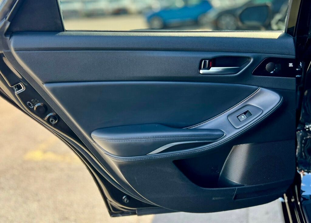 2021 Toyota Avalon XSE photo 13